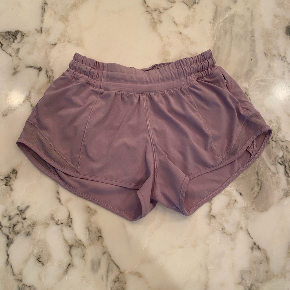 Lululemon Hotty Hot Shorts 2.5” 2